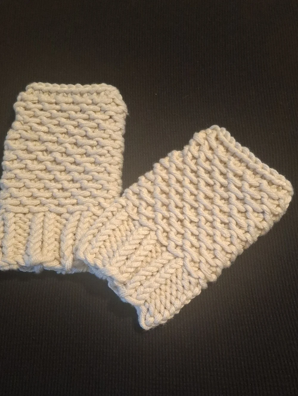 Handknit Fishscale Pattern Fingerless Mitts